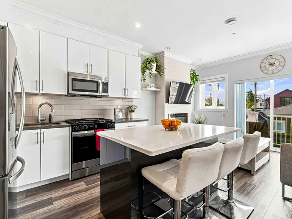 3162 Venables St, Vancouver, BC V5K 2P8