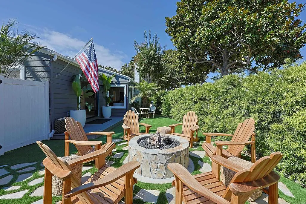 2 bed, 2.0 bath, 1269 sqft, $6,000 — Photo 3