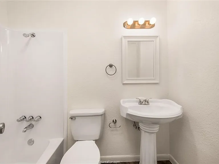 4309 College Main St #11 — Photo 8