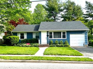 152 North St, Locust Valley, NY