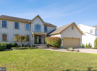 28 Blue Stone Cir, Sicklerville, NJ 08081