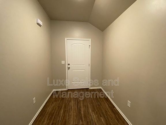 4th image of 5220 Oakwood Villas Ct