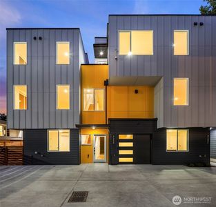 725 18th Avenue #B, Seattle, WA, 98122