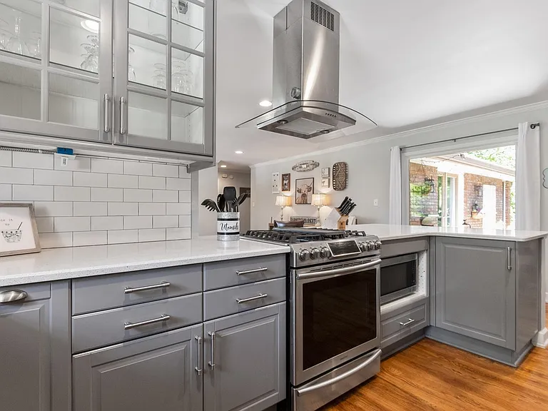 3926 Pineview Dr SE — Photo 13