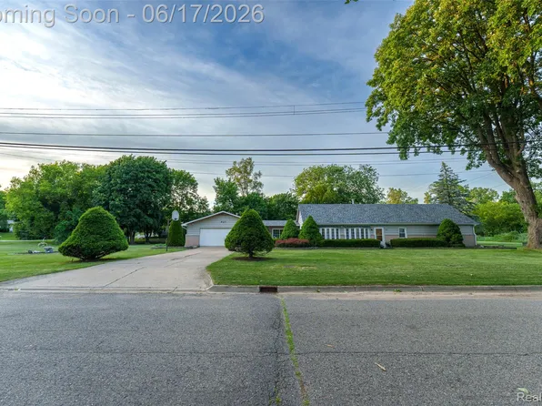 921 E Northfield Ave, Pontiac, MI 48340