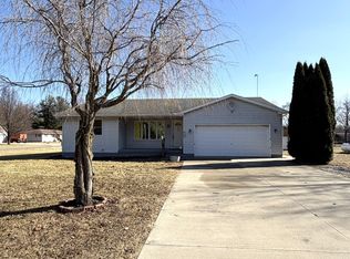 9103 Estates Dr, Demotte, IN 46310