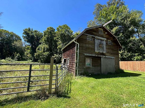 3rd image of 62 Old Hawleyville Road