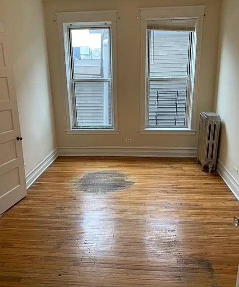 2238 N Lincoln Ave — Photo 3