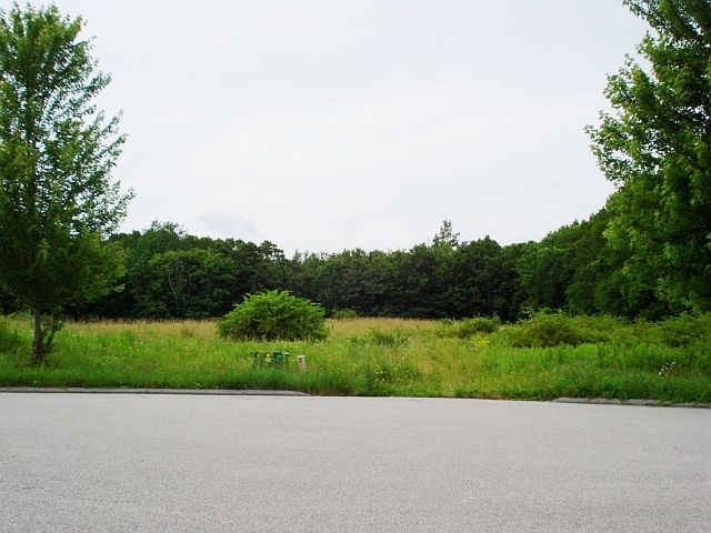 2nd image of 108 Bushnell Rd