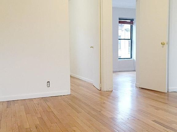 2nd image of 406 E 9th St APT 5