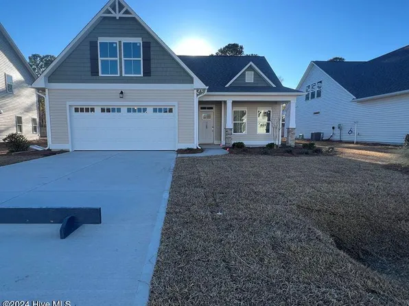 231 E Maritt Street, Hampstead, NC 28443