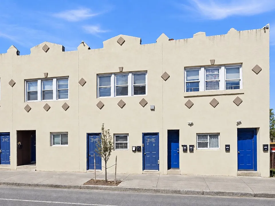 2106 Orthodox St