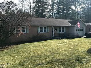 108 Merri Acres Ln, Hendersonville, NC 28739