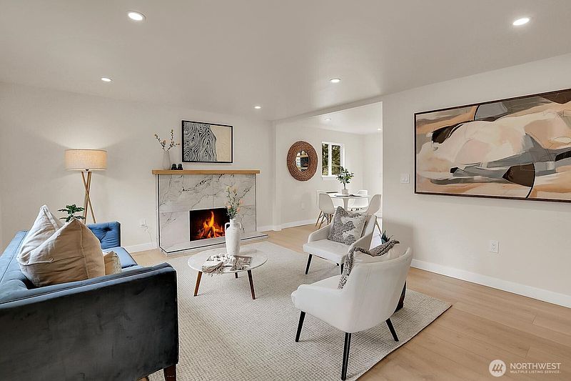 4th image of 8421 39th Avenue SW