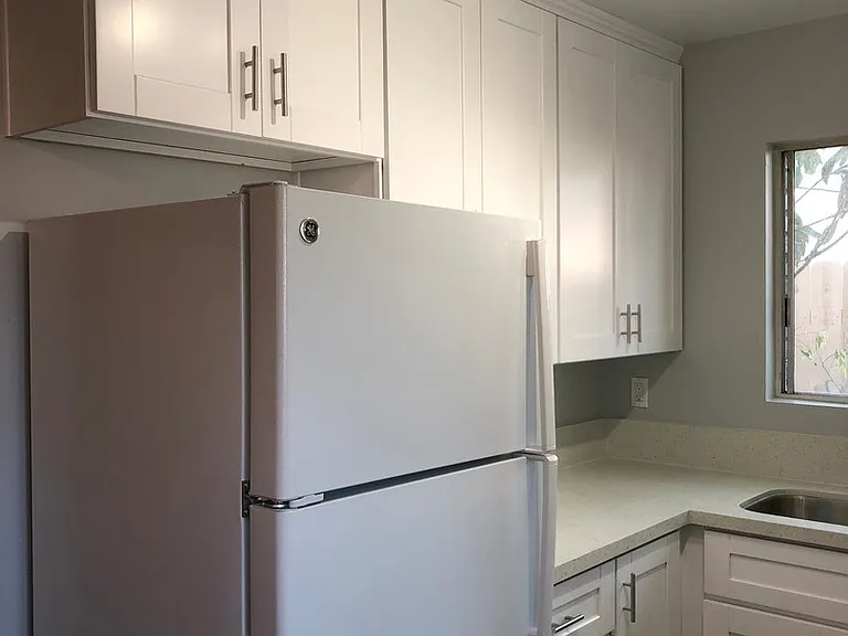 4054 Highland Ave — Photo 2
