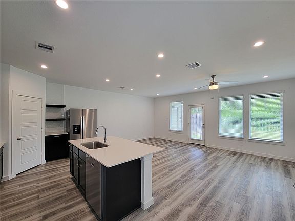 5th image of 3225 Creston Gate Dr