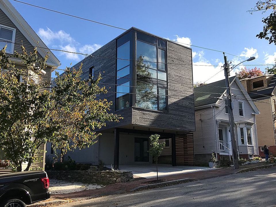 2nd image of 40 Quebec St