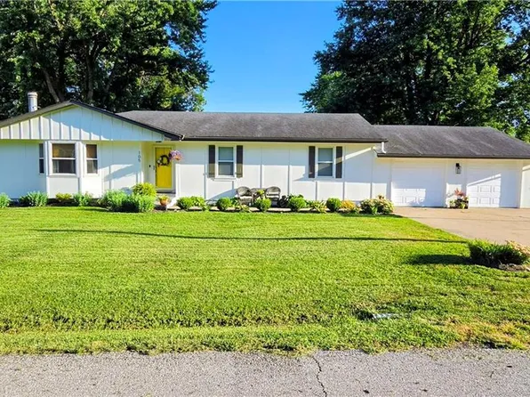 105 Broadway St, Grain Valley, MO 64029
