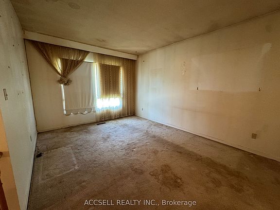4th image of 2439 Frayne Ct