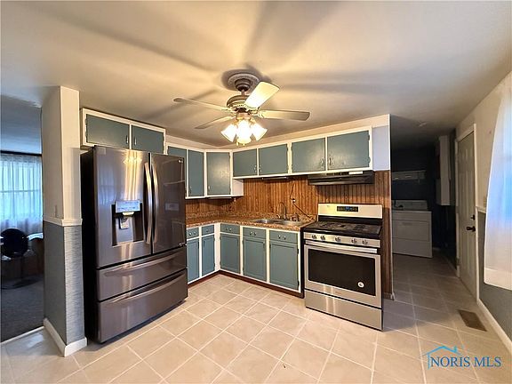 5th image of 1039 Cherry St