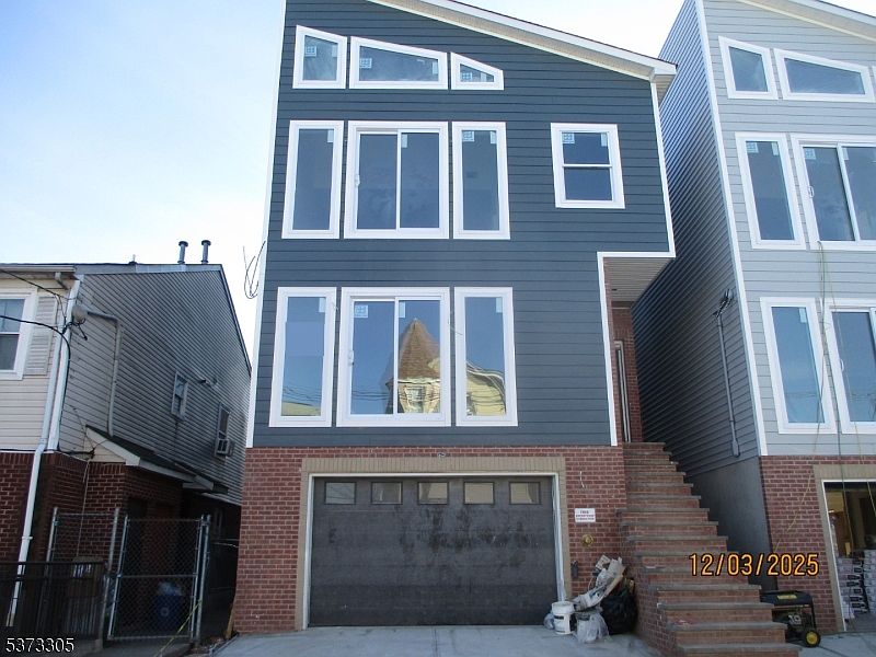 1st image of 436 S 11Th St
