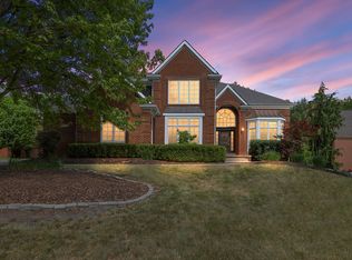 1974 Barrington Ct, Rochester Hills, MI 48306