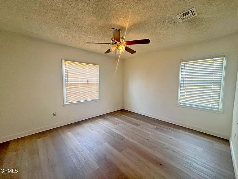 5612 Glickman Ave — Photo 7