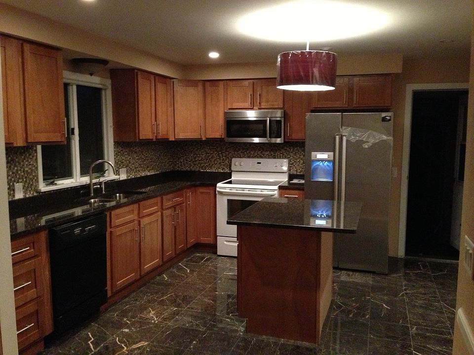 1st image of 14 Birchwood Dr