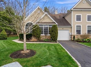 32 Eagle Circle, Bohemia, NY