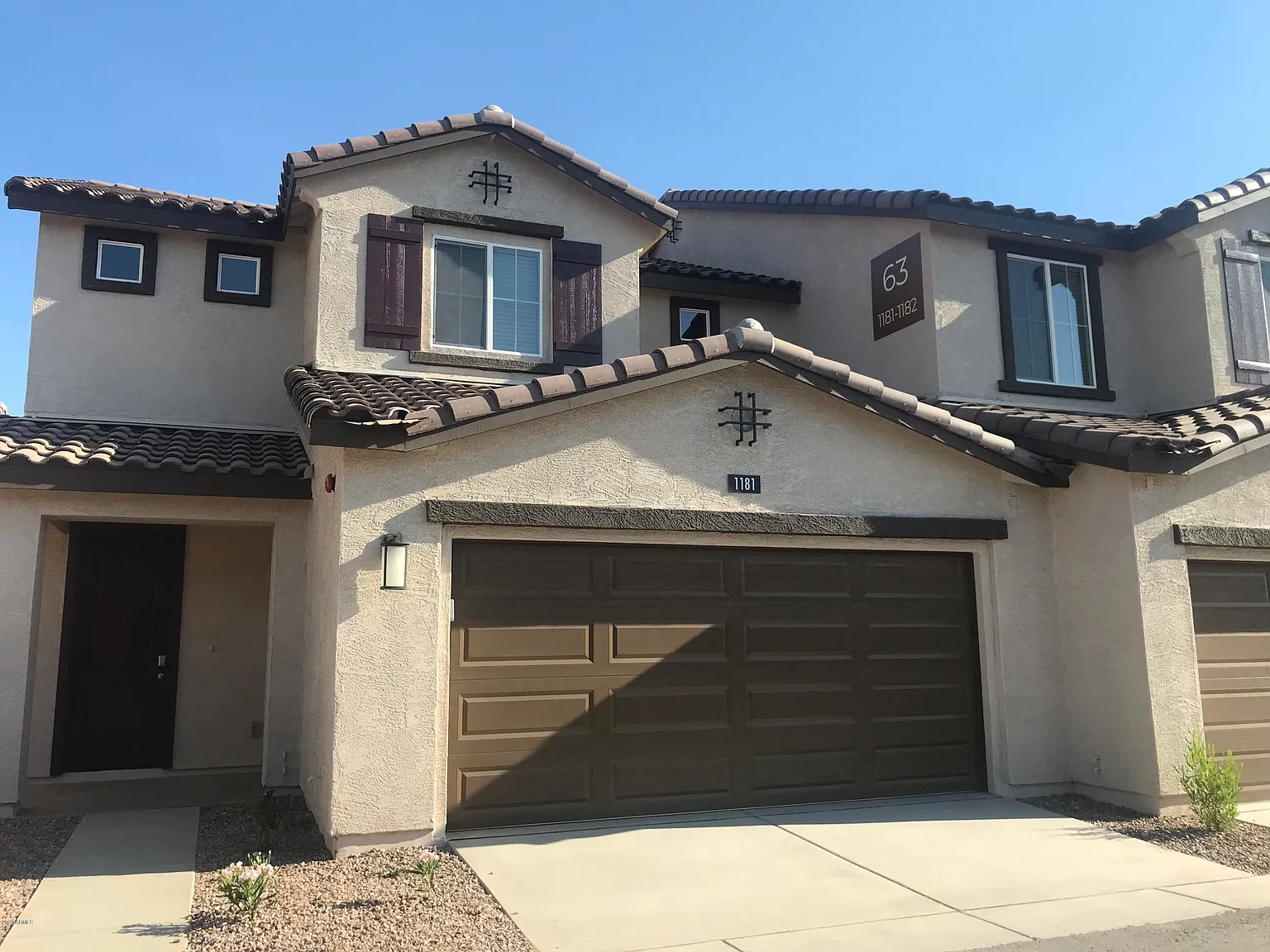 3 bed, 2.5 bath, 1679 sqft, $2,390 — Photo 1