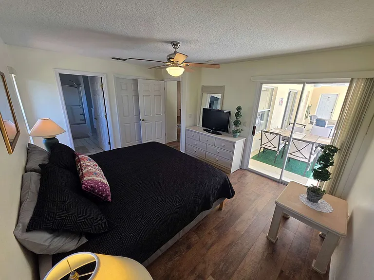 1398 N Foxrun Ter — Photo 33