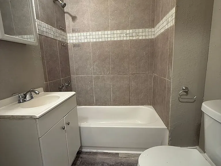 2538 Woodland Ave #2B — Photo 6