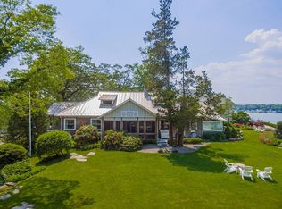 44 Wakefield Rd, Branford, CT 06405