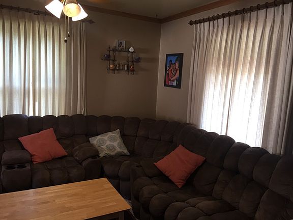 2nd image of 2502 Virginia St