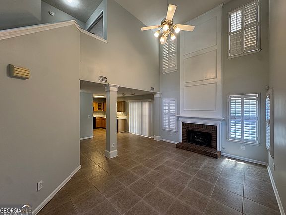 4th image of 1312 Glenover Way