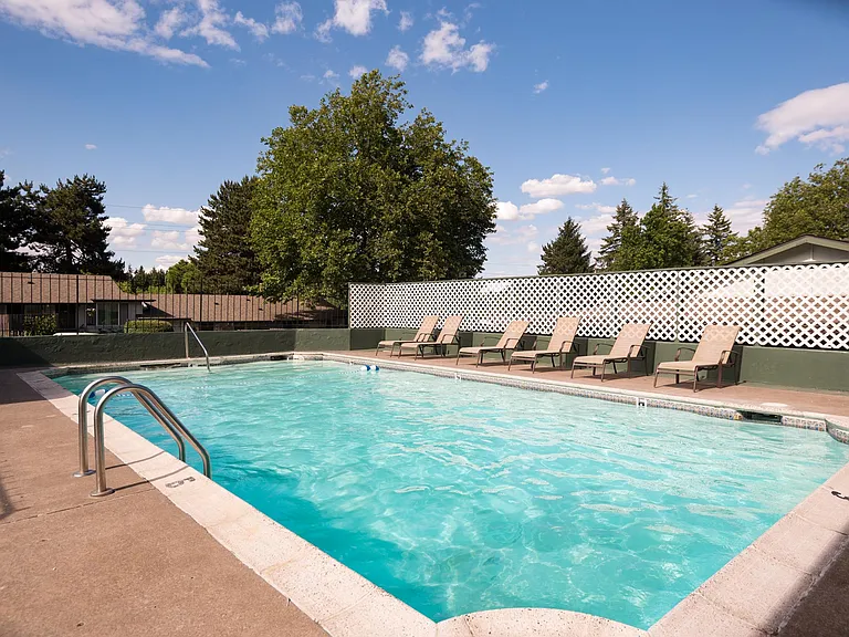 Pinewood Terrace Apartments | Outdoor Swimming Pool