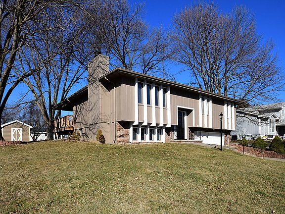 3rd image of 104 Essex Ave