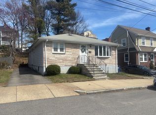 31 Stearns Rd, West Roxbury, MA 02132