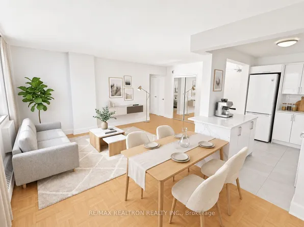 490 Eglinton Ave E #302, Toronto, ON M4P 1M4