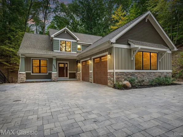 8089 Foster Rd, Clarkston, MI 48346