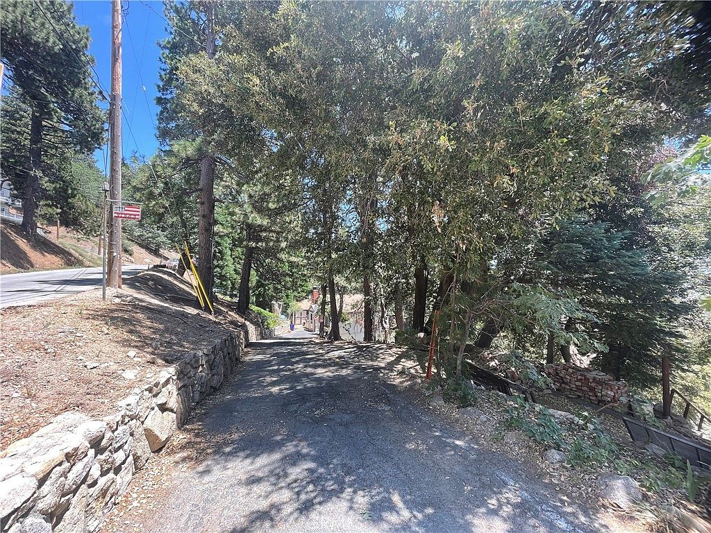 31585 Old City Creek Rd, Running Springs, CA 92382 MLS RW23135618