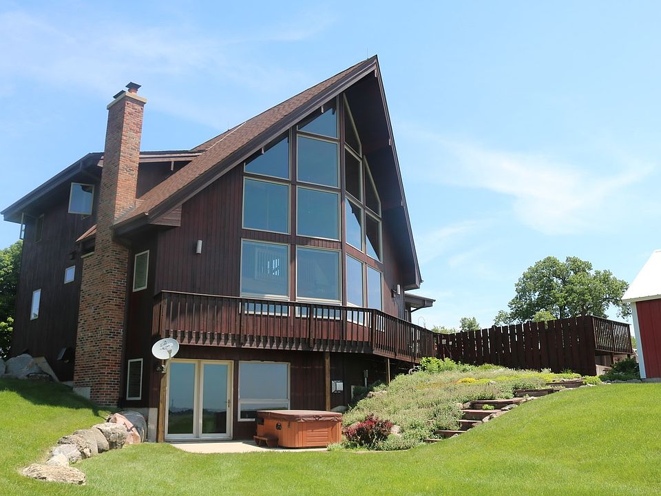 Welcome to 50W727 Harter Road, Maple Park