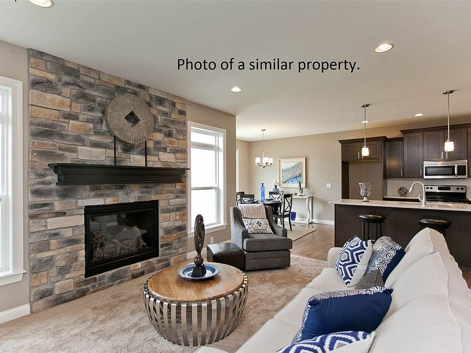 2nd image of 995 Pheasant Ln
