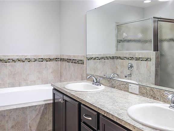 4th image of 7926 Chestnut View Dr