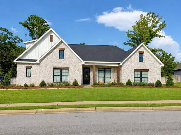239 Windemere Ln, Dothan, AL 36303