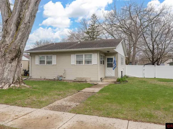 518 Jefferson Ave, North Mankato, MN 56003