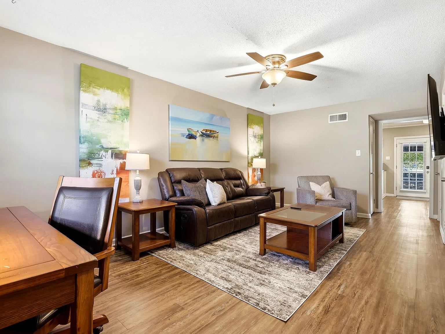 2 bed, 1.5 bath, 1100 sqft, $1,550 — Photo 3