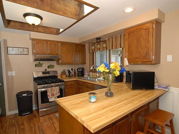 4th image of S86W23250 Woodbury Ln