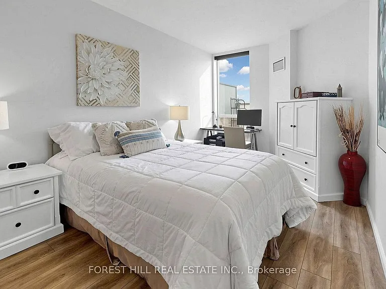 230 Queens Quay W #2816 — Photo 9