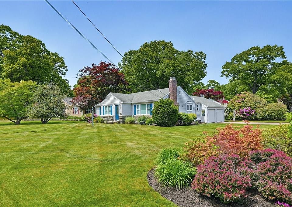 1st image of 811 Namquid Dr